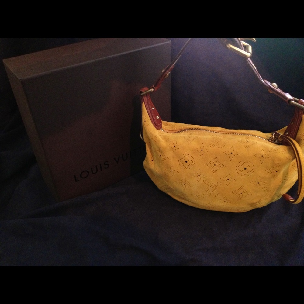 NWT Louis Vuitton Onatah PM Yellow Fleurs Suede Hobo Bag Limited Edition